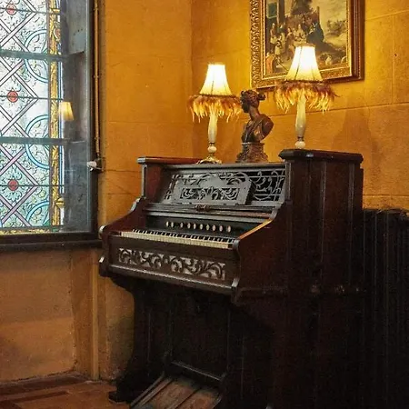 Oda ve Kahvaltı Chateau De La Grand'maison 4*