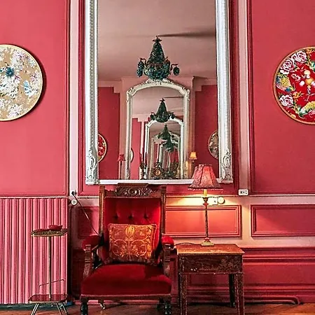 Chateau De La Grand'maison Bed & Breakfast 3*