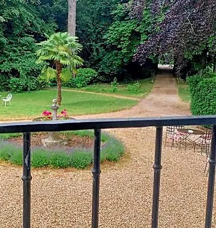 Chateau De La Grand'maison Bed & Breakfast