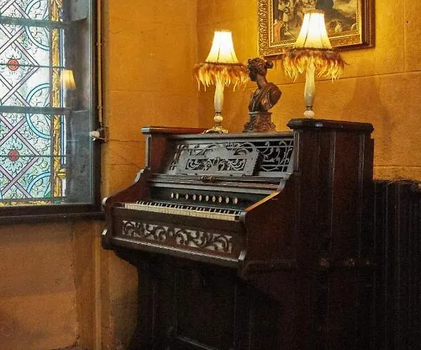 Alojamento de Acomodação e Pequeno-almoço Chateau De La Grand'maison 4*