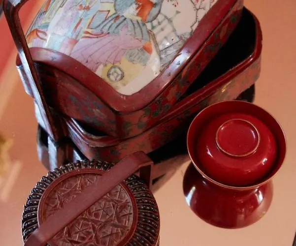 Chateau De La Grand'maison Bed and Breakfast