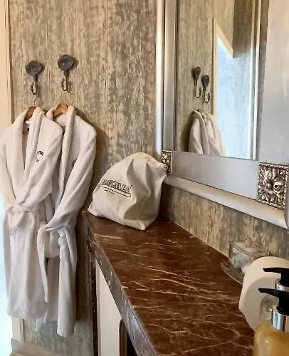 Bed and Breakfast Chateau De La Grand'maison 4*